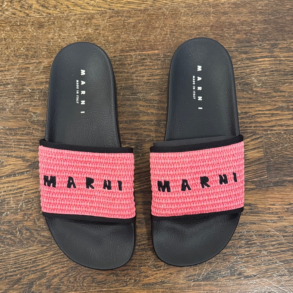 NIB Marni Black and Pink Slide Sandals